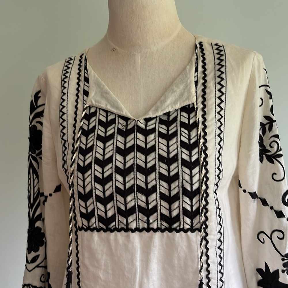 Chico’s Vintage Embroidered Tunic - Picture 2 of 11